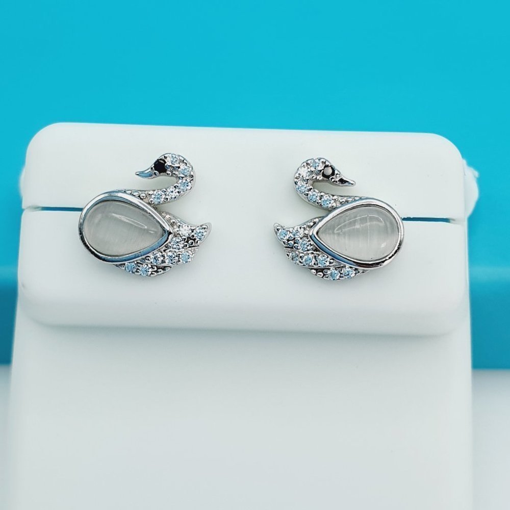 "925 Sterling Silver Cz Beautiful Earrings For Women, 1uspar4129